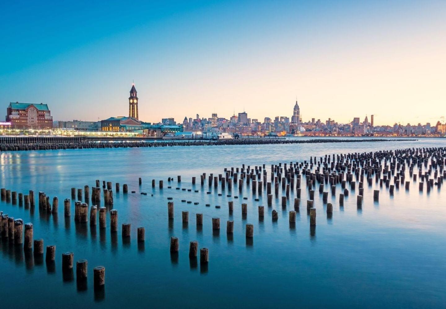 Chic Penthouse 15 Minutes From Nyc - Bus Stop At Doorstep Хобокен Экстерьер фото