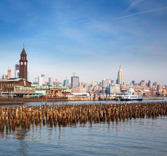 Chic Penthouse 15 Minutes From Nyc - Bus Stop At Doorstep Хобокен Экстерьер фото