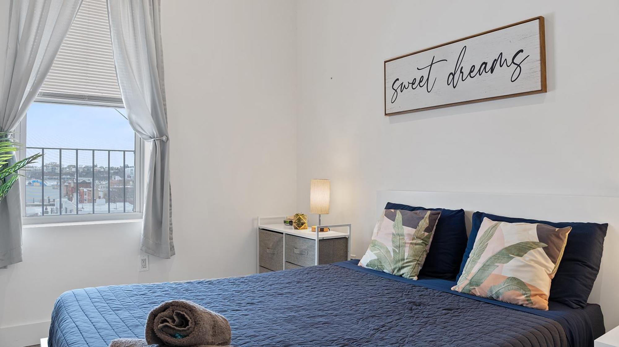 Chic Penthouse 15 Minutes From Nyc - Bus Stop At Doorstep Хобокен Экстерьер фото